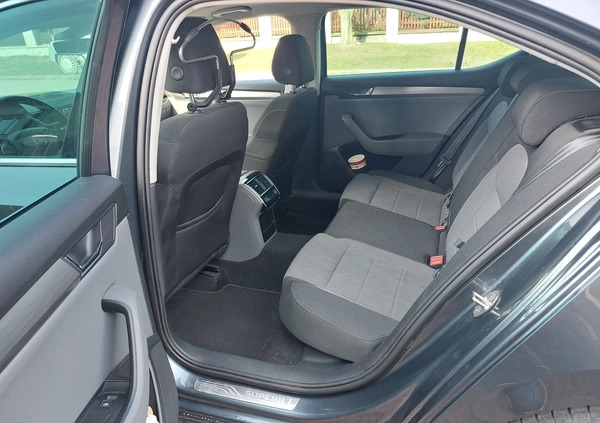 Skoda Superb cena 57874 przebieg: 190000, rok produkcji 2015 z Konin małe 379